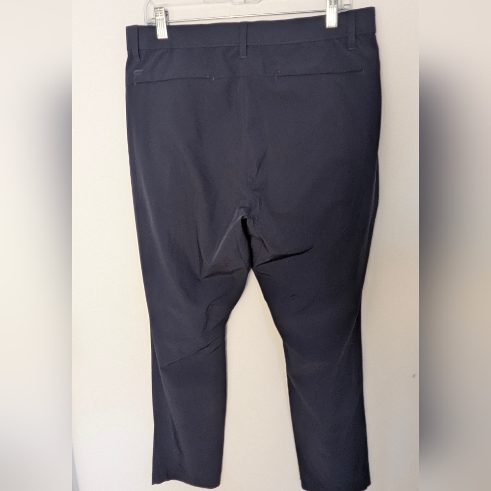 Fabletics Men’s The Only Pants sz 32*30 Straight Leg Blue Golf Performance EUC